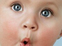 что должен уметь и умеет ребёнок в 1 год и 8 месяцев