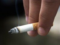 Как избавиться от запаха табака в квартире, на одежде, изо рта