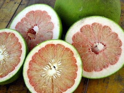 Полезные свойства фрукта помело. Как есть помело и сколько в нем каллорий?